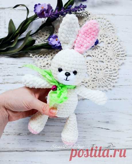 PDF Зайка. FREE amigurumi crochet pattern. Бесплатный мастер-класс, схема и описание для вязания амигуруми крючком. Вяжем игрушки своими руками! Зайка, кролик, заяц, зайчик, rabbit, hare, bunny, hase, lebre, lapin, coelhinho. #амигуруми #amigurumi #amigurumidoll #amigurumipattern #freepattern #freecrochetpatterns #crochetpattern #crochetdoll #crochettutorial #patternsforcrochet #вязание #вязаниекрючком #handmadedoll #рукоделие #ручнаяработа #pattern #tutorial #häkeln #amigurumis