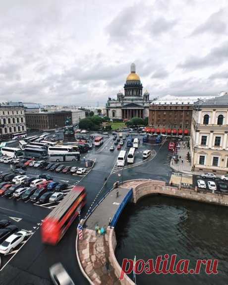 Санкт-Петербург Live.  
 Синий мост - самый широкий в городе.  Фото: vladislavkarpyuk  |  Санкт-Петербург Live - Публикации