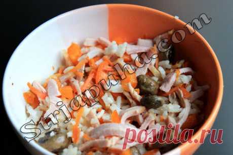 Салат с ветчиной, грибами и морковкой по-корейски