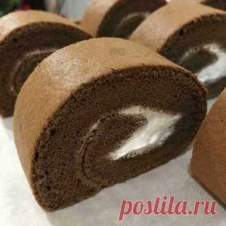 Chocolate Swiss Roll Chocolate Swiss roll 4 Egg yolks (I used 65g eggs) 35g corn oil 40g full cream milk 1 tsp Vanilla Extract 60g Cake Flour 10g Cocoa powder 4 Egg Whites 70g Castor Sugar Whipped non dairy cream for f…