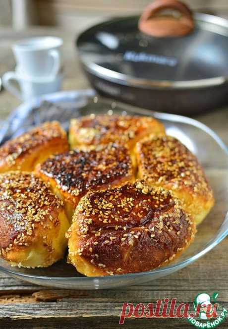 Сладкие булочки с кунжутом на сковороде – кулинарный рецепт