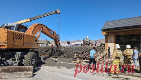 В Дагестане во время обрушения первого этажа на стройке один человек оказался под завалами. В Дагестане во время строительства здания обрушился первый этаж. Об этом сообщает администрация Карабудахкентского района в официальном Telegram-канале. Причиной стали проблемы с крышей, которую устанавливали на момент ...