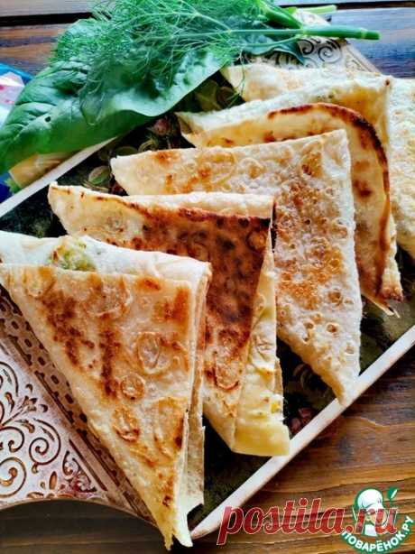 Треугольники из лаваша для пикника – кулинарный рецепт
