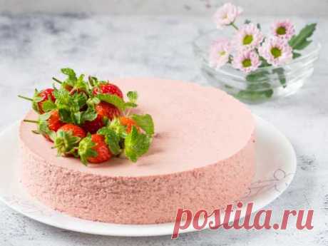 Муссовый торт с клубникой (очень простой!) — рецепт с фото пошагово