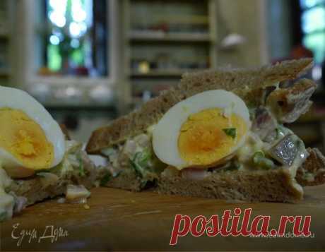 Тосты с сельдью, яйцом и тархунным майонезом | Официальный сайт кулинарных рецептов Юлии Высоцкой