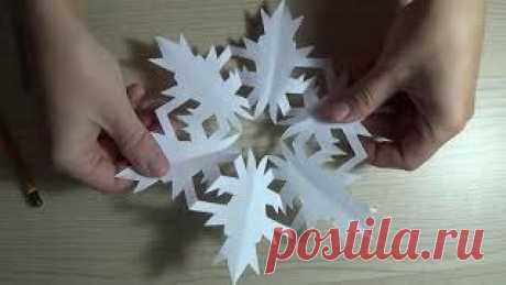 Как вырезать снежинки из бумаги по шагам Как вырезать красивую снежинку из бумаги подробно.
Подробные схемы-рисунки снежинок здесь https://arnatana.ru/novogodnie-snezhinki-svoimi-rukami.html
…