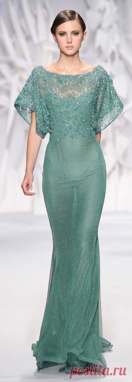 Abed Mahfouz Haute Couture Fall-Winter 2013-2014

Prévoir une sous robe pour ne pas se promener presque nue.