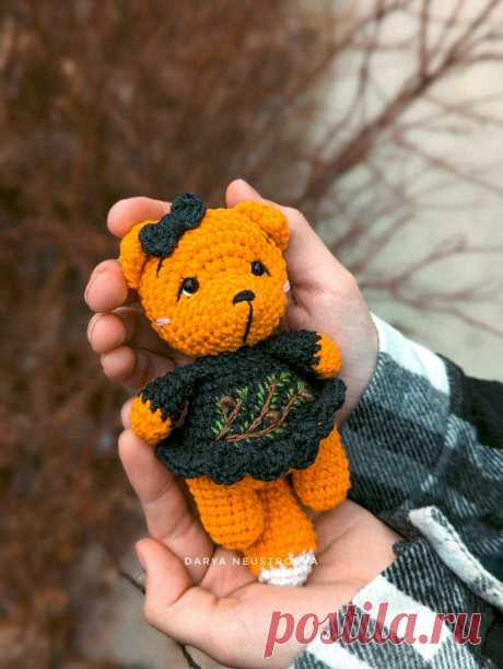 PDF Лиса Весна крючком. FREE crochet pattern; Аmigurumi animal patterns. Амигуруми схемы и описания на русском. Вязаные игрушки и поделки своими руками #amimore - лиса, лисица, маленький лисёнок, лисичка.