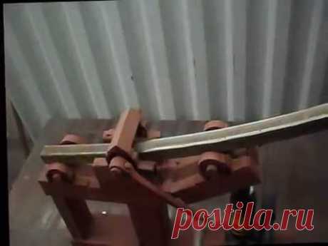 Простой самодельный трубогиб/Homemade simple square tubing bender - YouTube