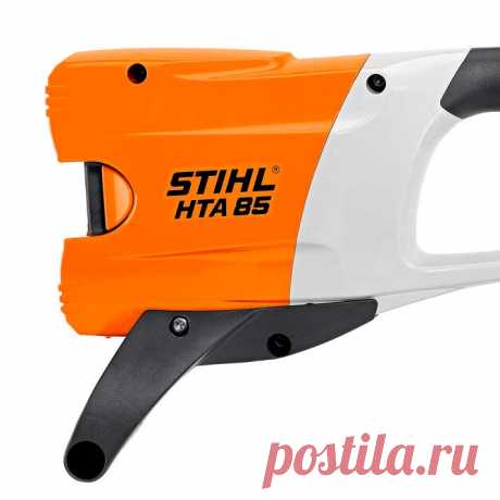 Монтажный комплект опорной стойки Stihl. Опорная стойка для защиты аккумулятора от контакта с землёй. Дополнительная рукоятка для быстрого увеличения радиуса действия и защиты аккумулятора. Подходит для HTA 85, HTA 86, HLA 66, HLA 85, HLA 86 .