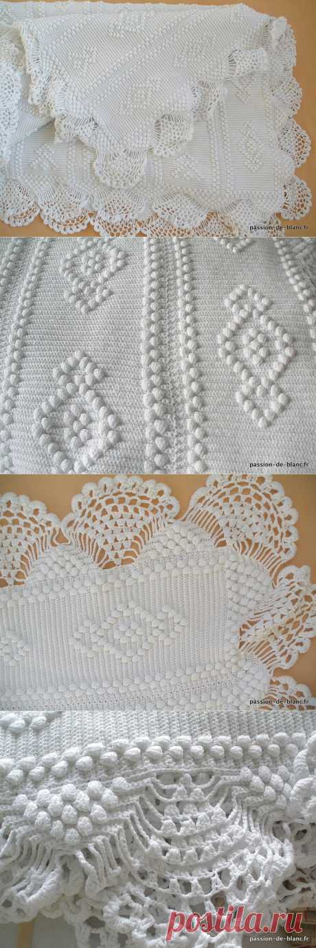 Articles vendus &gt; Linge ancien de lit &gt; LINGE ANCIEN/ Beau dessus de lit ou courte pointe réalisé à la main au crochet en coton blanc - Passion de Blanc - Broderie ancienne - Antique &amp; Vintage French linen