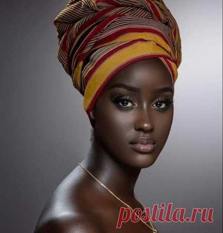 Фулани - неземной красоты жители Африки.
Фулани на всем Черном континенте - символ аристократии. Сами африканцы убеждены о внеземном происхождении этого народа.