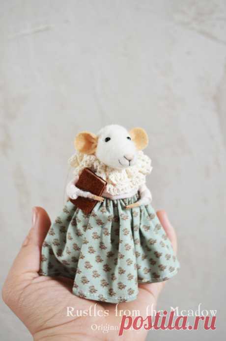 Fairytale Little Mouse Art Doll Needle от rustlesfromthemeadow