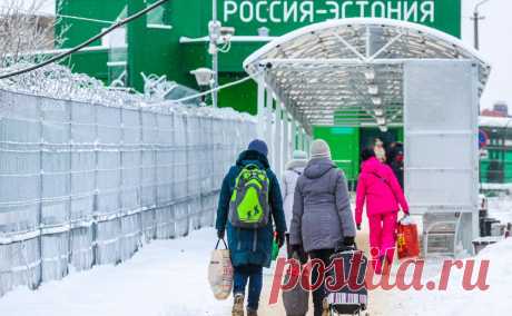 Перевозчики изменят формат проезда из Петербурга в Таллин на автобусе. Пассажирам из-за закрытия на реконструкцию погранперехода «Ивангород» с 1 февраля придется преодолевать границу пешком. Поэтому до КПП в России их будет довозить один автобус, а на эстонской стороне они будут садиться на другой