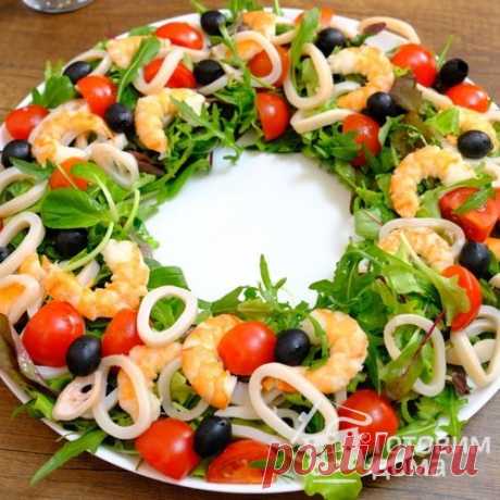 Салат с кальмарами, креветками и новым соусом - пошаговый рецепт с фото на Готовим дома