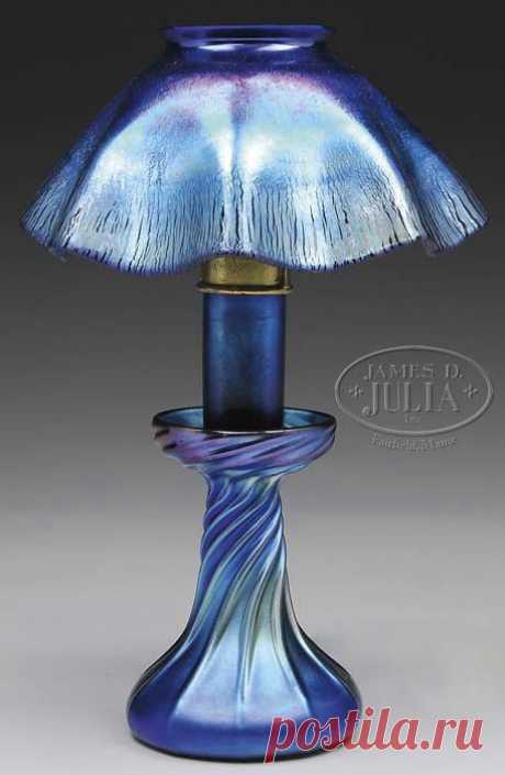 TIFFANY BLUE CANDLE LAMP от TIFFANY . Продана за $3,680.00