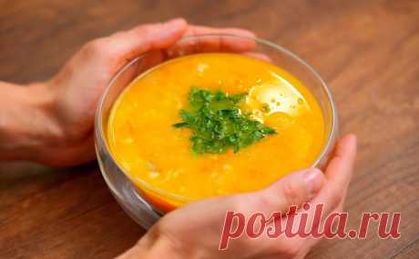 Гороховый суп на холода: обычно он получается пресным, но с копченостями и чесноком не уступает солянке