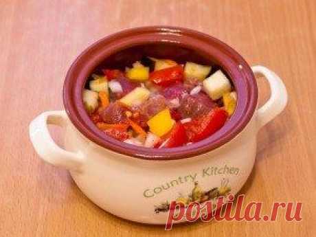 Суп в горшочке с говядиной и овощами