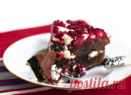 Пирог с малиной: рецепт восхитительного шоколадного десерта - tochka.net