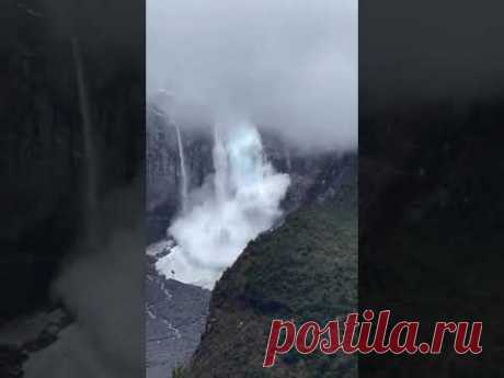 14-9-22-Видео дня. В Чили рухнул горный ледник из-за жары - Погода Mail.ru