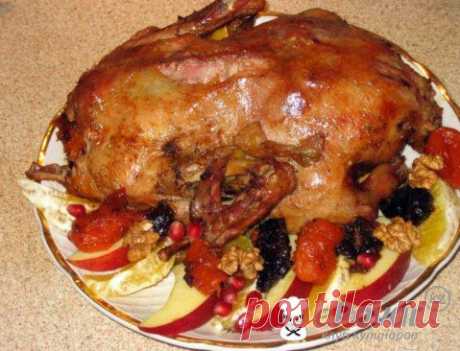 Утка в духовке с черносливом — Рецепт приготовления с фото — Горячие блюда, Блюда из птицы