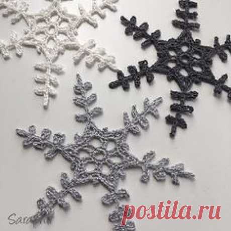 Ravelry: Medium Feather Snowflake pattern by Saraphir Qaa-Rishi