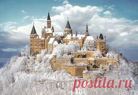 Snow Frosting, Castle Hohenzollern, Germany | Kristine Bannerman приколол(а) это к доске Castles