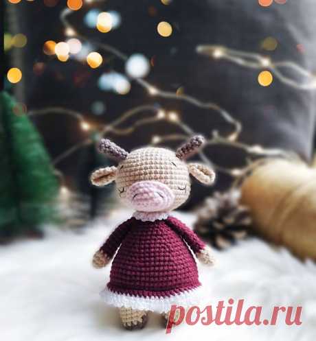 PDF Коровка Зоя крючком. FREE crochet pattern; Аmigurumi animal patterns. Амигуруми схемы и описания на русском. Вязаные игрушки и поделки своими руками #amimore - корова, маленькая коровка, телёнок, бык, бычок.