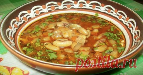 Красный фасолевый суп боб-чорба — это необычное название болгарского супа. А вкус еще интереснее названия! Этот красный суп просто замечательная находка для вашего стола: ведь обычные борщи и супы давно уже приелись