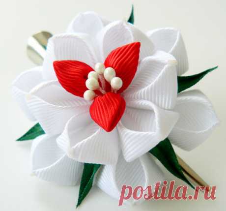 Kanzashi fabric flower hair clip White fabric flower. by JuLVa