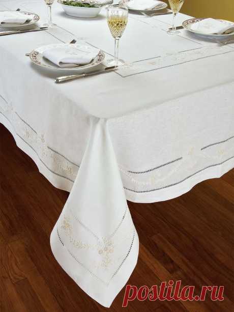 Communion Table Cloth I Love All the Beautiful Details In This First Holy Communion - Resma Furniture