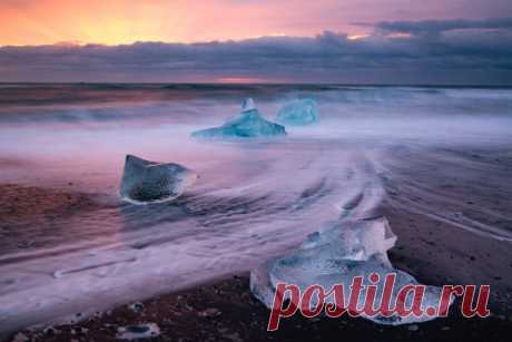 «Бриллиантовый пляж» в Исландии. Автор фото — Сергей Николенко: nat-geo.ru/community/user/38034/