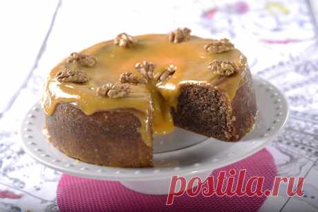 Receita de Bolo de noz e doce de ovos. Descubra como cozinhar Bolo de noz e doce de ovos de maneira prática e deliciosa com a TeleCulinária!