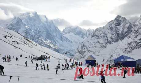 Домбай - привлекательное место зимнего горнолыжного отдыха российских туристов