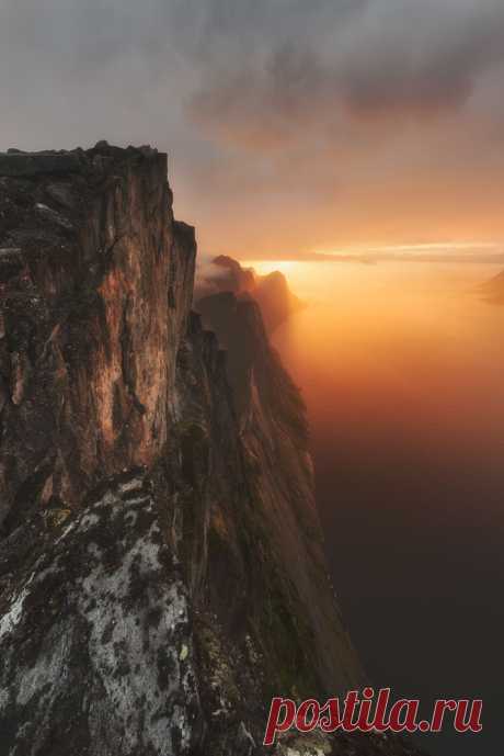 WELCOME — theencompassingworld: dioxigeno: Edge Of The...