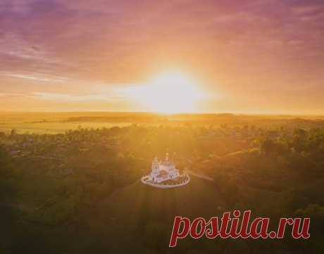 Восход солнца над Епифанью, Тульская область. Автор фото – Андрей Родионов: nat-geo.ru/photo/user/309621/