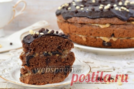 Шоколадный кекс с кусочками шоколада в мультиварке.
