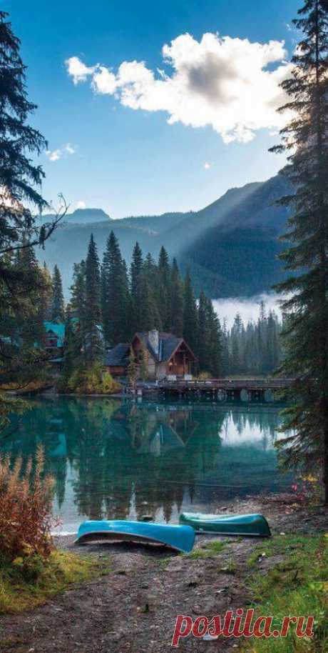 Emerald Lake and Lodge in Yoho National Park ~ British Columbia, Canada • photo: Earl Kieta on 500px
500px из 500px   |   Pinterest • Всемирный каталог идей