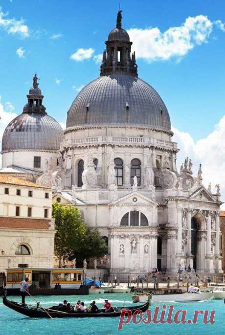 Восхитительная Венеция. Собор Санта-Мария делла Салюте. Воздвигнут в 1631–1681 годах. Италия