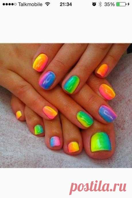 19 Amazing Rainbow Nail Art Designs - Pretty Designs