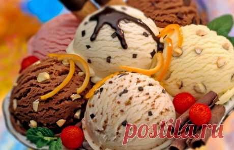 «Вкуснее не придумаешь»: 11 наполнителей для мороженого, которые стоит попробовать хоть раз в жизни