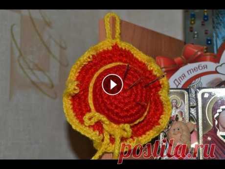 "Игольница крючком" (The crochet pin cushion) В этом видеоуроке я расскажу, как связать интересную игольницу в форме шляпки. Автор: Ольга Митусова...