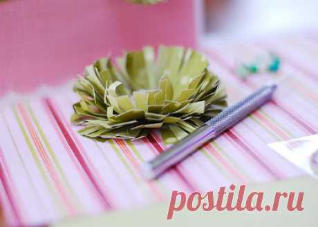 Scrapping Tonight: Another Paper Flower Tutorial