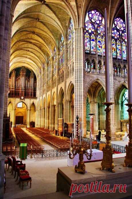 Saint-Denis Basilica Paris | Magic in Architecture