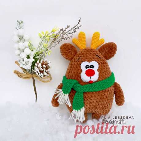 PDF Олень Толстячок крючком. FREE crochet pattern; Аmigurumi animal patterns. Амигуруми схемы и описания на русском. Вязаные игрушки и поделки своими руками #amimore - плюшевый олень к Новому году, новогодний оленёнок из плюшевой пряжи.