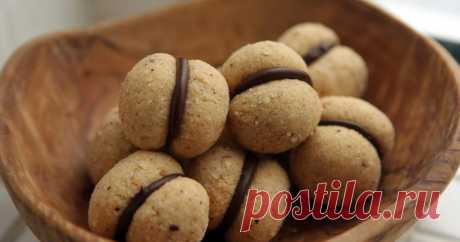 Рецепт: Baci di Dama — печенья-поцелуи из Пьемонте — Субботний Рамблер