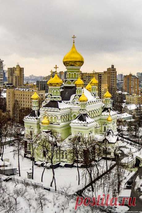 St. Nicholas Cathedral in Kyiv, Ukraine.  |  Pinterest • Всемирный каталог идей