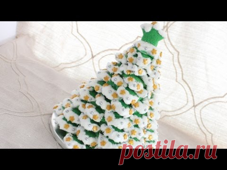 Wilton Christmas Tree Cookie Cutter Kit -  3D Cookie Christmas Tree Centrepiece