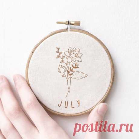 Gifts for Mom Combined Birth Flower Embroidery | Etsy Moldova