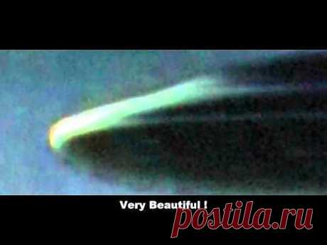 Amazing Big UFO descends from the cloud in Courcelles, UFO attacked by Russian military (HD).mp4 - YouTube